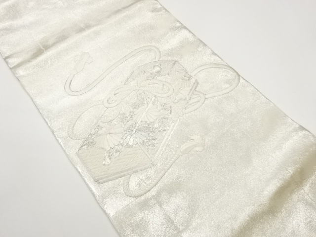 銀駒刺繍玉手箱に菊・松模様名古屋帯